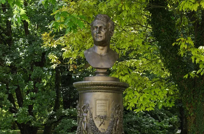 Buste en bronze de Augustin Pyramus de Candolle au Parc des Bastions