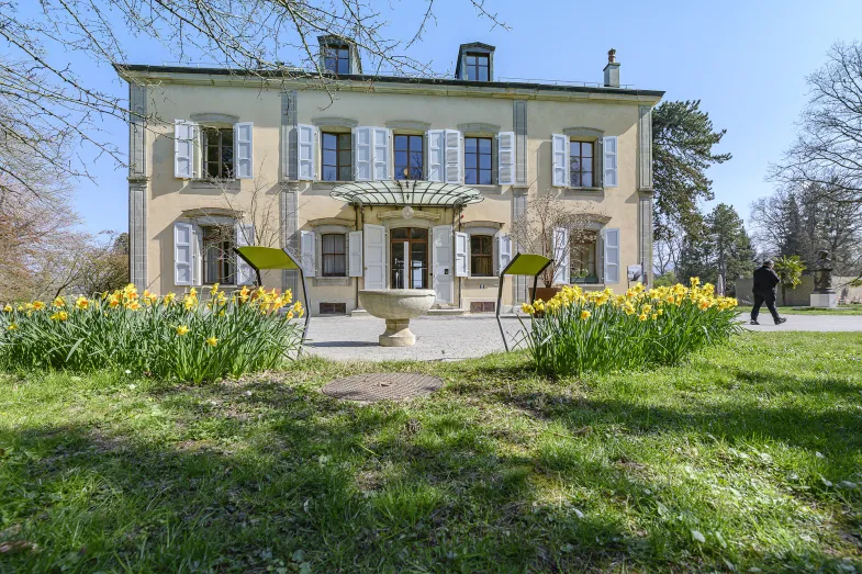 Villa Le Chêne et son entrée © CJBG